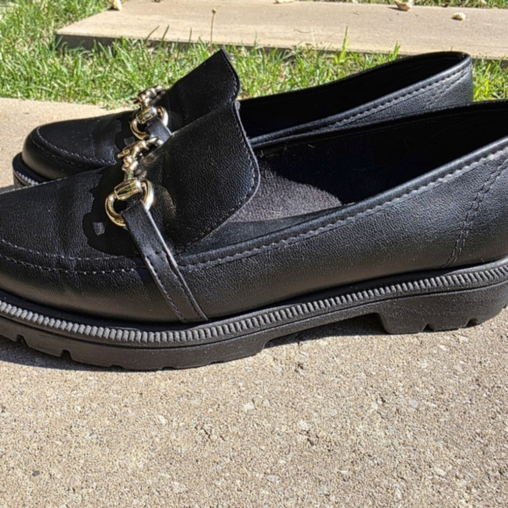 Beira Rio Women's‎ Black Loafers Size 8 EUC